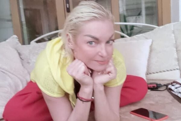 Альфонс не возвращает миллионный долг Волочковой